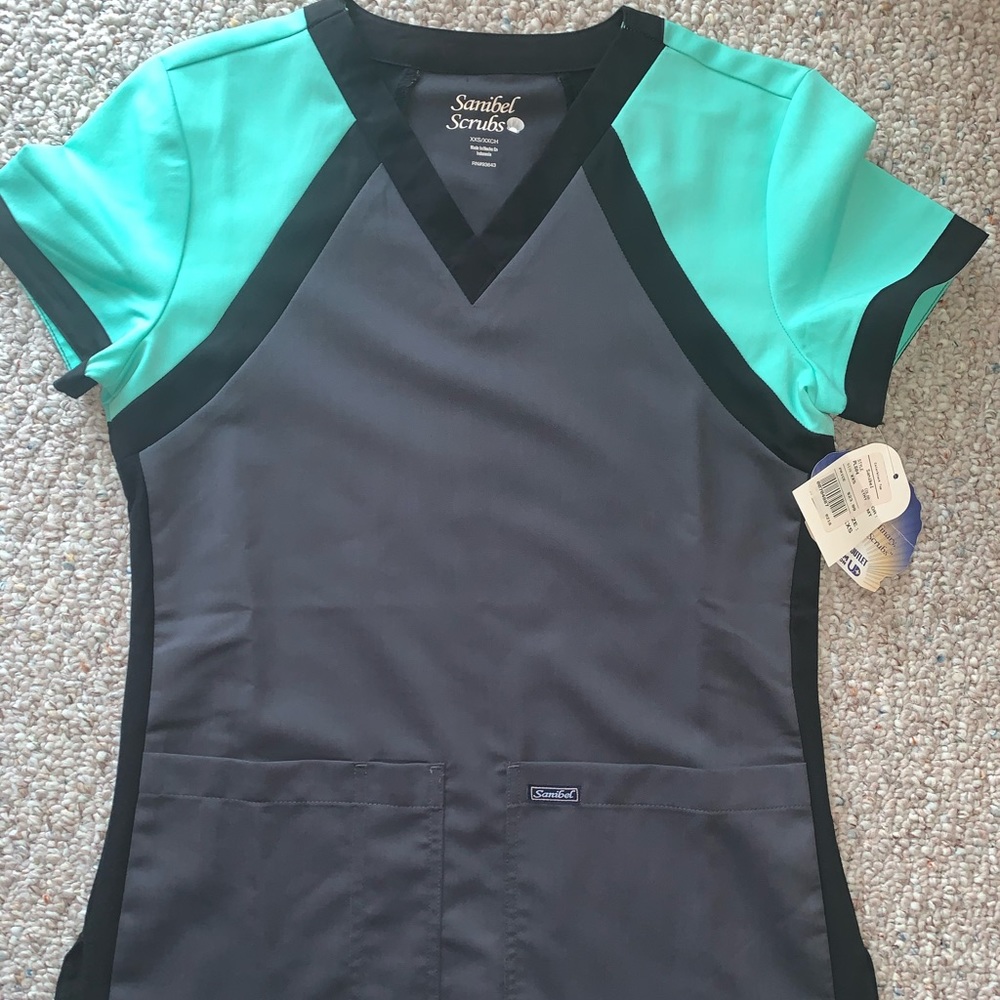 Sanibel Women’s Scrub Set